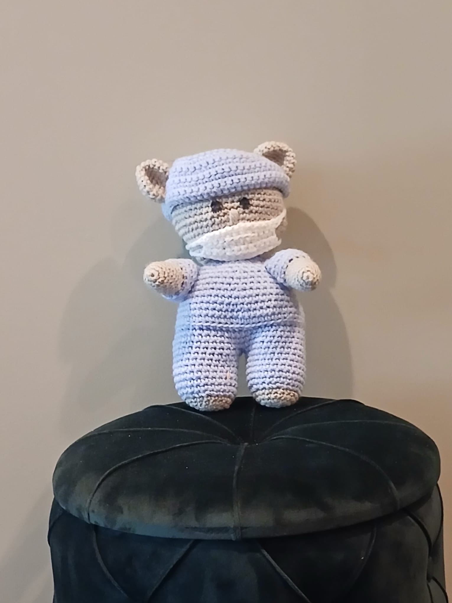 Gehaakte knuffels met een verhaal - 🩺 Buddy de Zorgbeer
